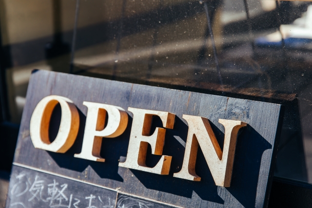 OPENの看板
